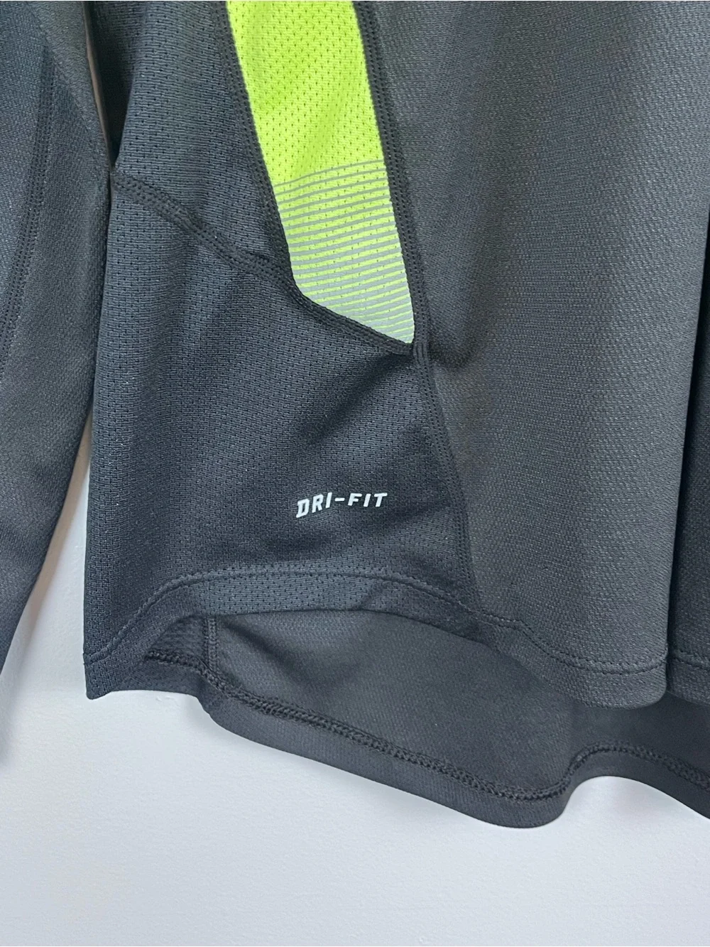 Nike Running Women's Dri-Fit 1/4 Zip Lightweight Performance Top Size M; Active